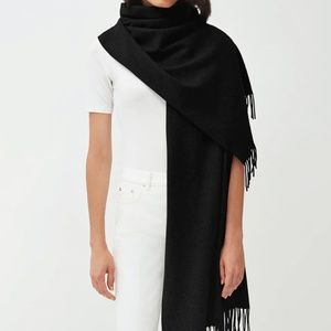 Cashmere scarf